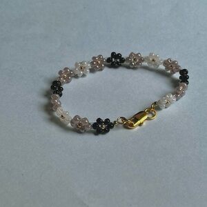 Elegant Floral Beaded Bracelet